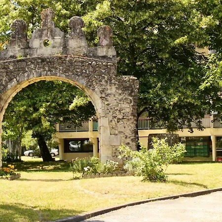 Le Petit Moulin Апартаменты Крадиньян